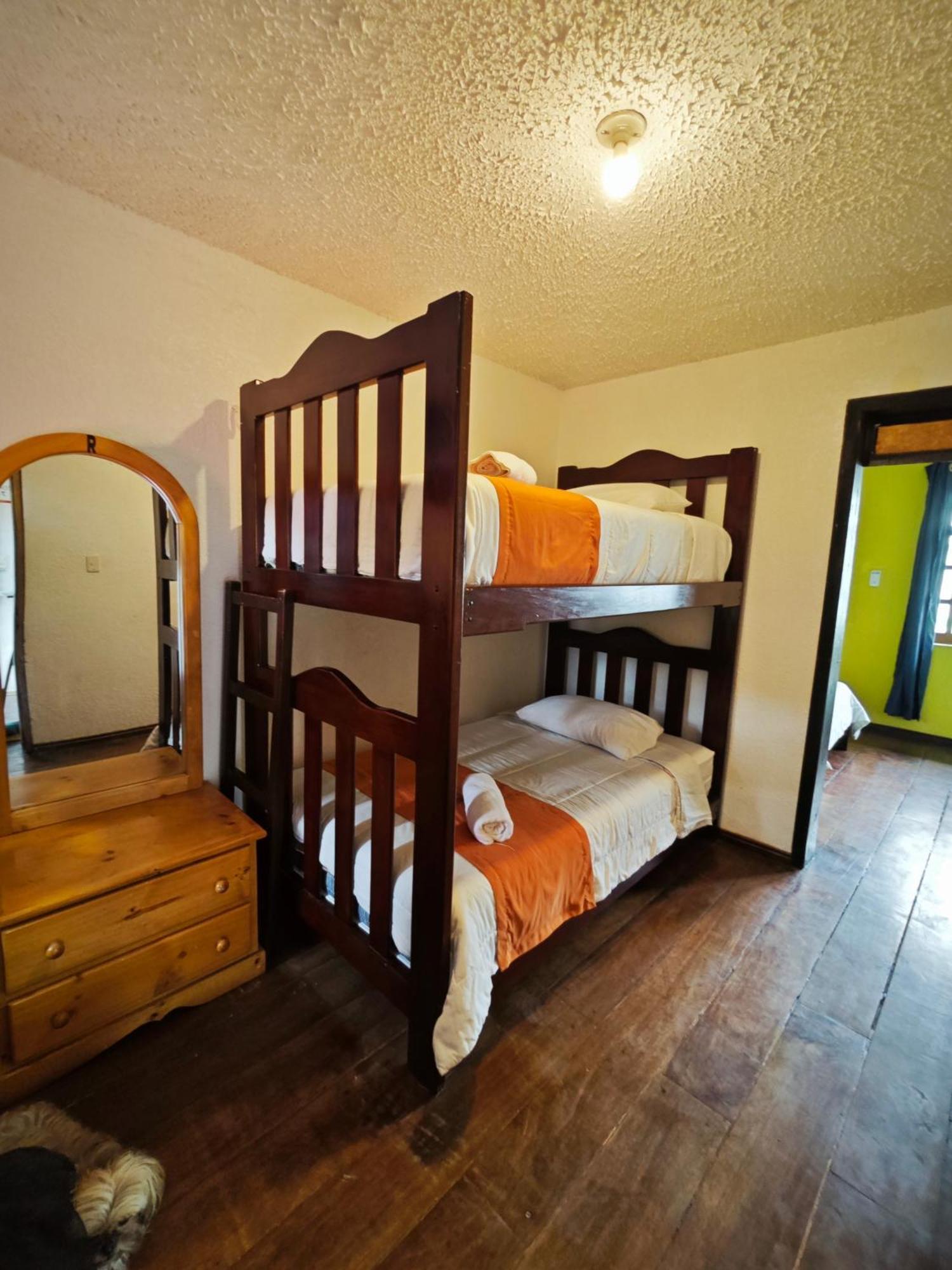 Garden House Hostal Баньйос Екстер'єр фото