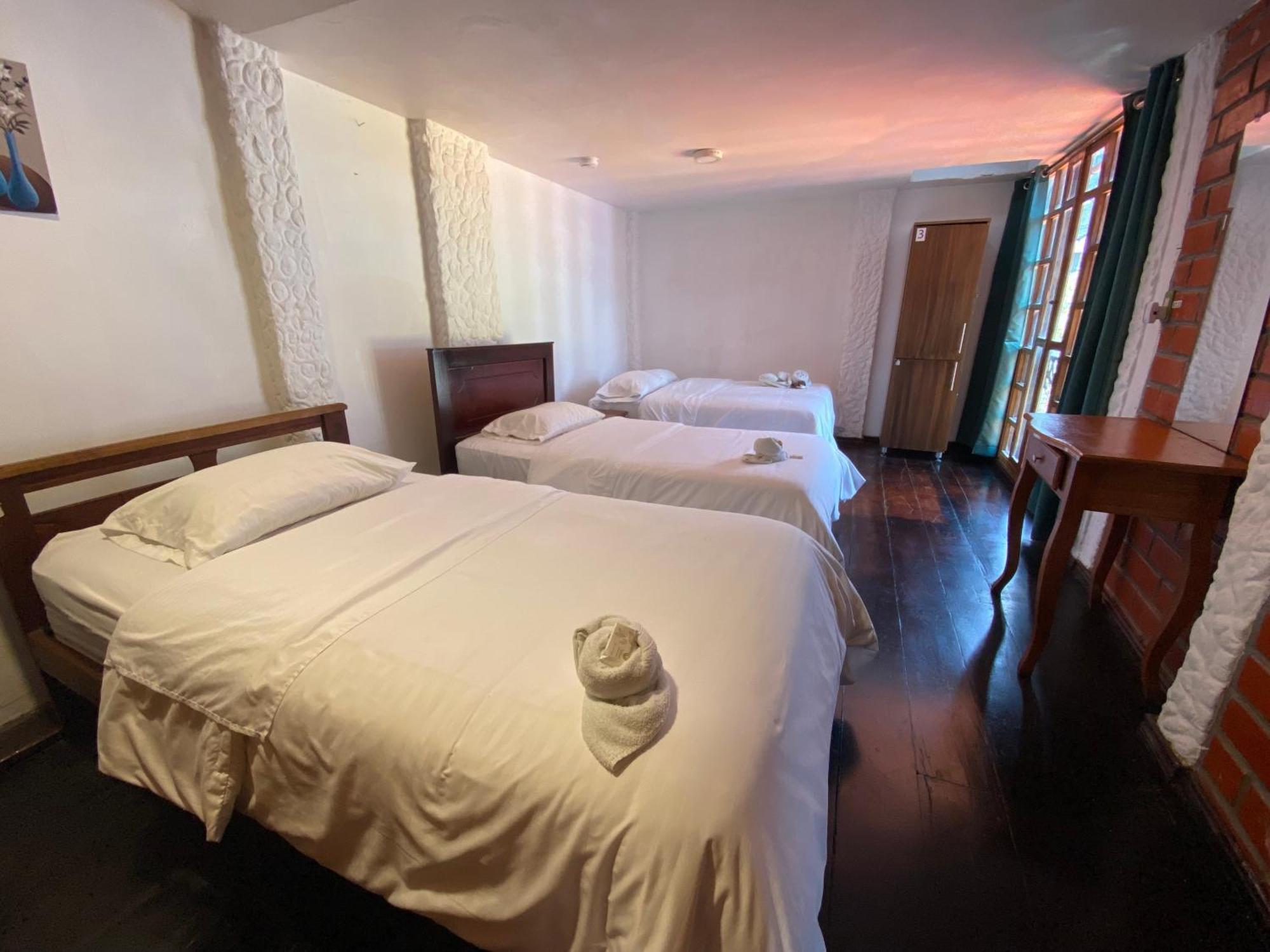 Garden House Hostal Баньйос Екстер'єр фото