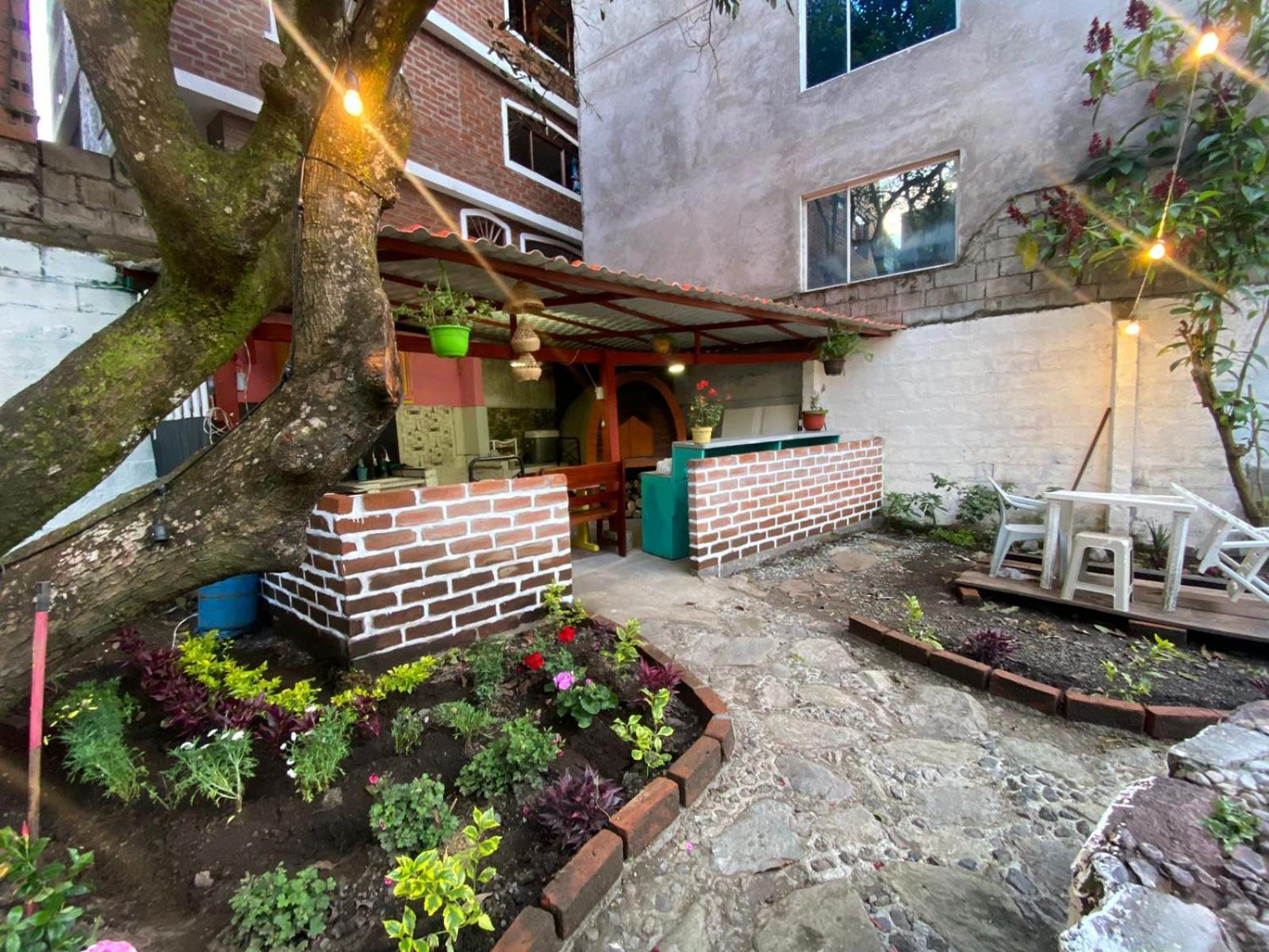 Garden House Hostal Баньйос Екстер'єр фото