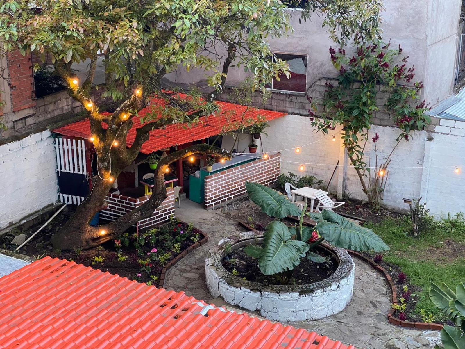 Garden House Hostal Баньйос Екстер'єр фото