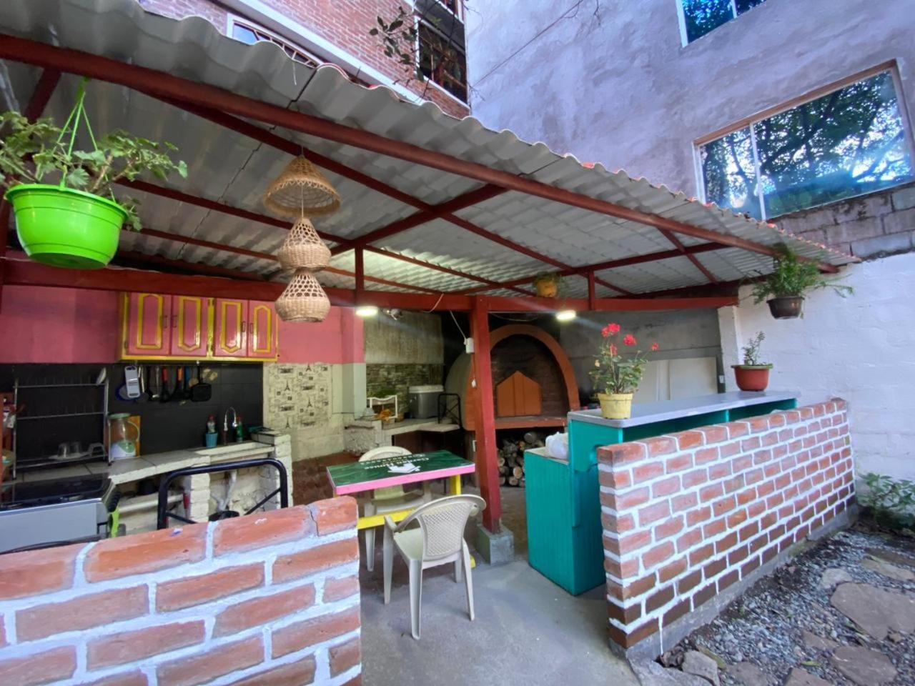 Garden House Hostal Баньйос Екстер'єр фото