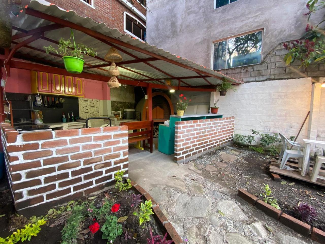 Garden House Hostal Баньйос Екстер'єр фото