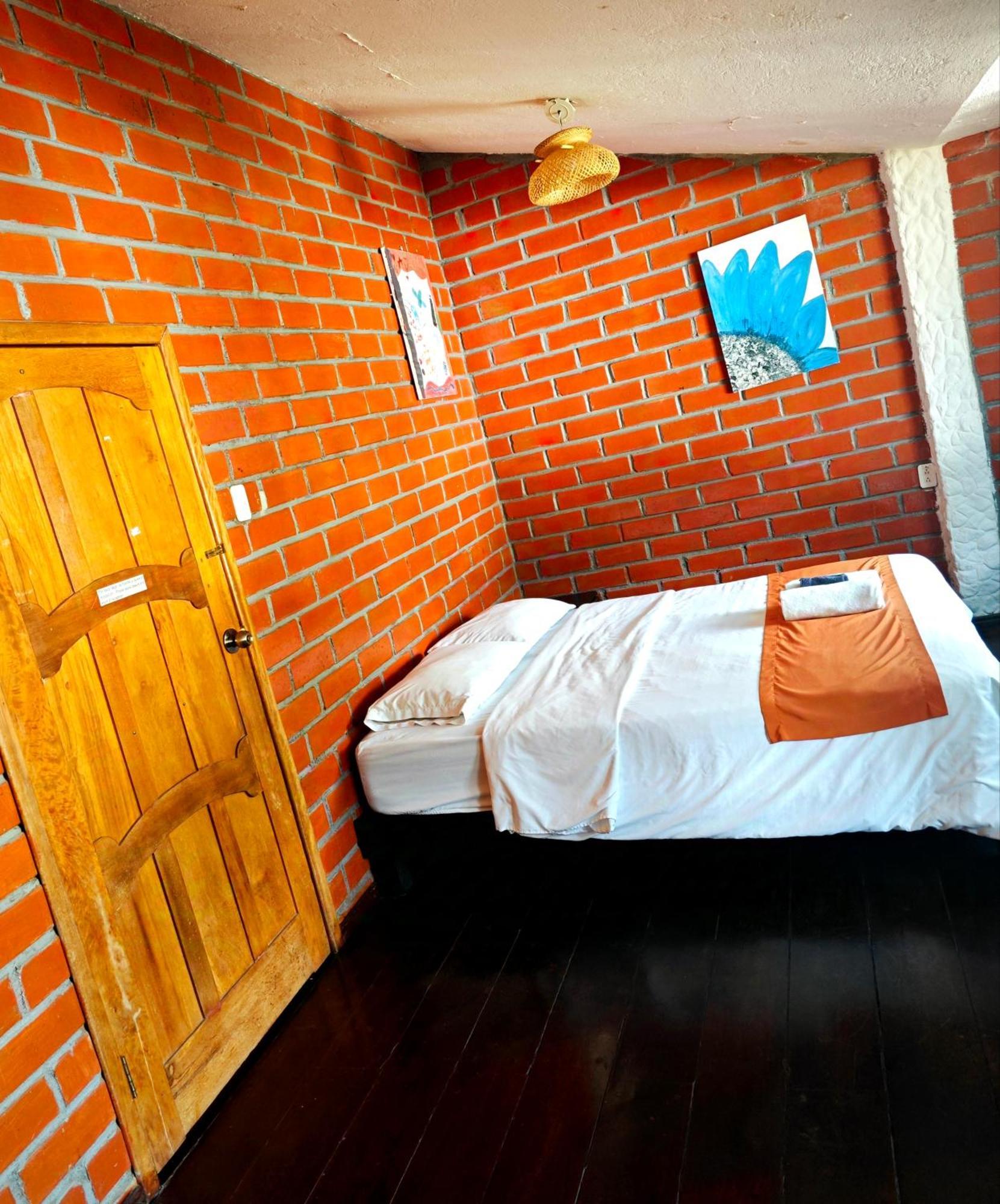 Garden House Hostal Баньйос Екстер'єр фото